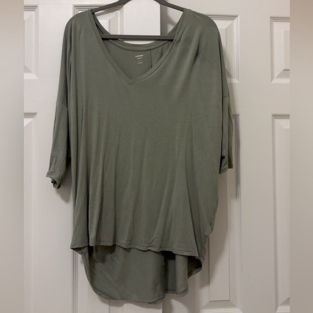 Women’s Express Relaxed Tee